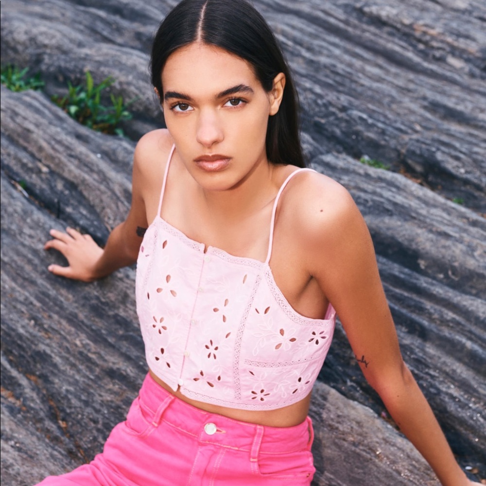 Zara Eyelet Crop Top - Picture 3 of 4